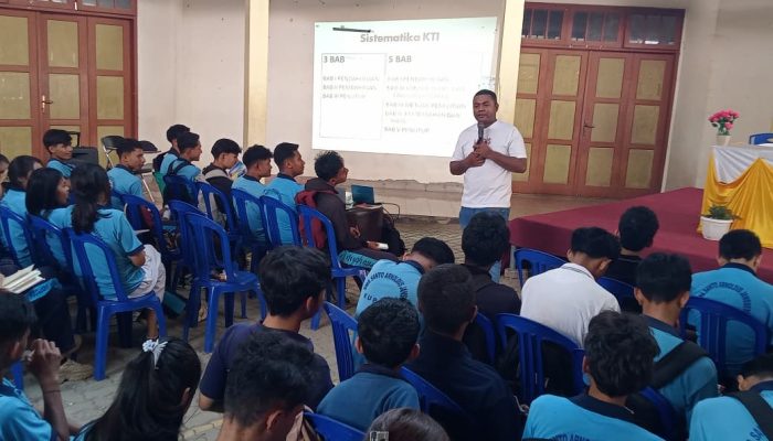 Tingkatkan Kemampuan Menulis Peserta Didik, SMA Sto. Arnoldus Janssen Gelar Workshop