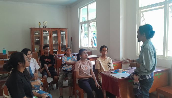 SMA Sto Arnoldus Janssen Gelar Bimbingan Melukis
