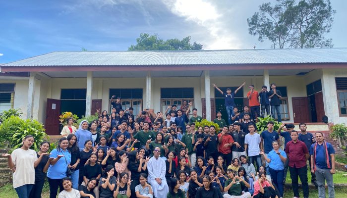 Kelas XII SMA Sto. Arnoldus Janssen Kupang Mengadakan Retret di Buraen