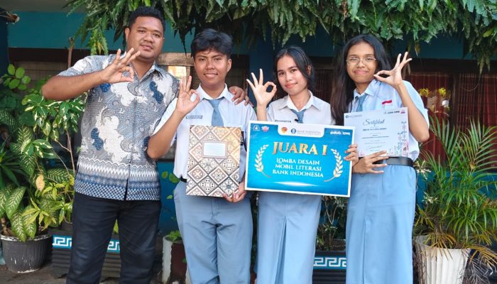 Kado Terindah Bagi Tim Perancang Mobil Literasi SMA Sto. Arnoldus Janssen Pada HARDIKNAS