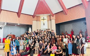 Merayakan Pentakosta di Paroki Sto. Mathias-Tofa, Paduan Suara SAJ Menanggung Koor