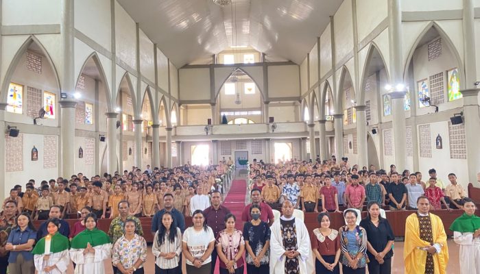 Masa Pengenalan Lingkungan Sekolah (MPLS) di SMA Sto. Arnoldus Janssen DiTutup dengan Ekaristi
