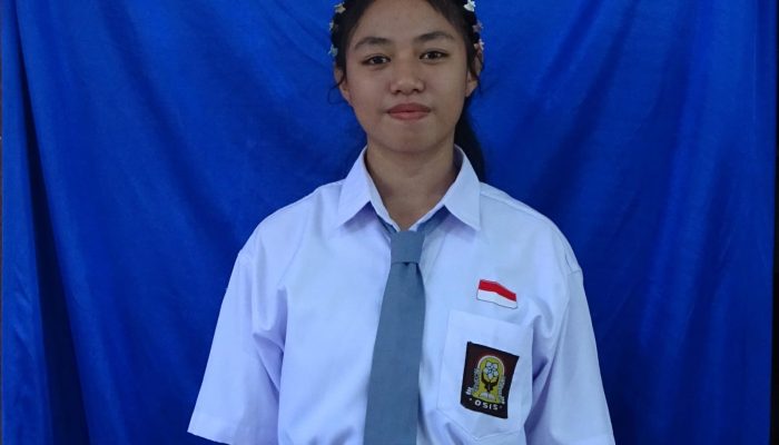 Cerita di Balik Seragam Putih Abu